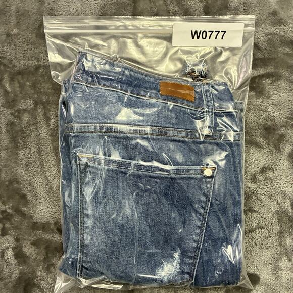 Judy Blue Skinny Fit Women’s 16W Blue Distressed Jeans Denim Medium Wash Pants - Picture 10 of 10